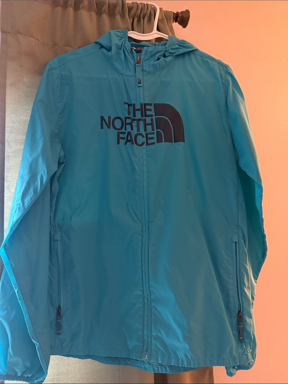 Youth xl (fits women’s small)  The North Face Kids' Hooded Rain Jacket